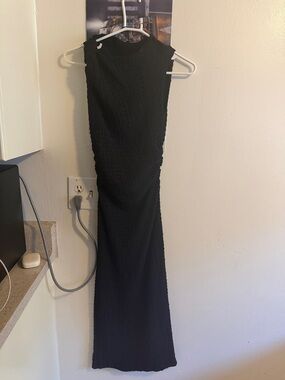 Zara Black Textured Maxi Dress - Sleek Sleeveless Design